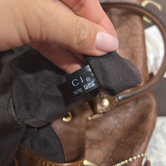 Authentic GUCCI Sukey Leather handbag - Picture 5 of 9